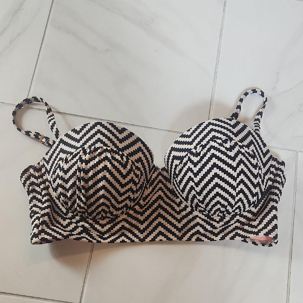 Chevron Patterned Women's Bra